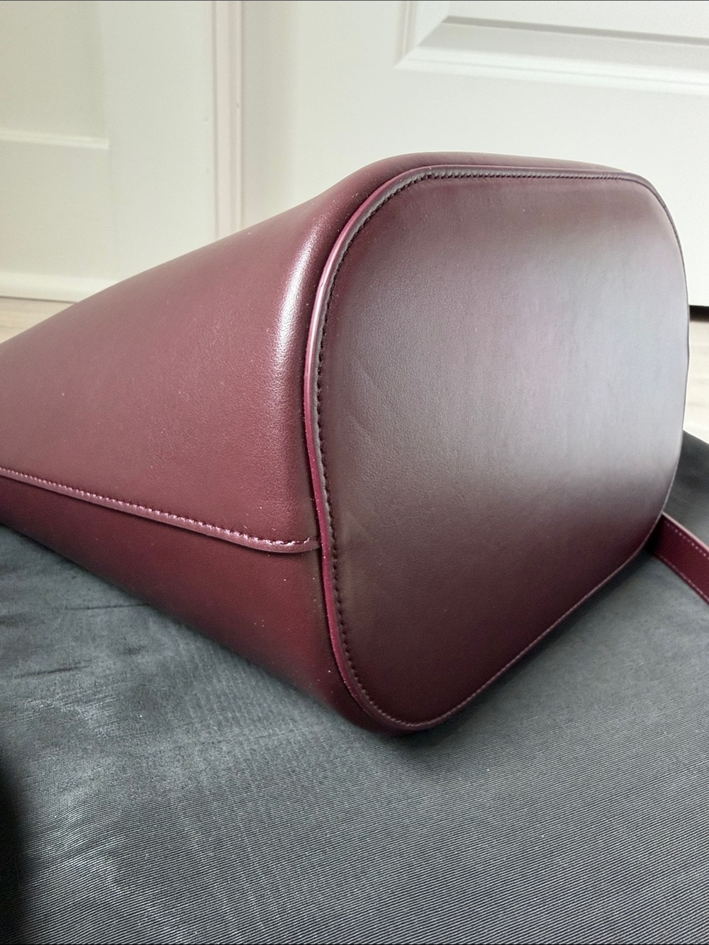Brand New - Celine Medium Bucket Louise Bag in Burgundy - Picture 9 of 10